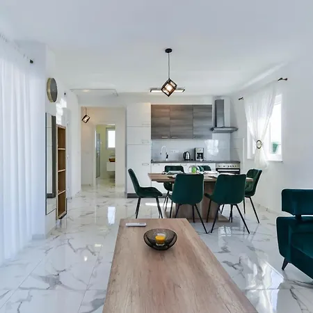 House Casia With Pool Vakantiehuis