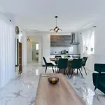 House Casia With Pool Ferienhaus