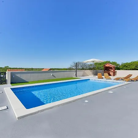 펜션 House Casia With Pool Murvica (Policnik)